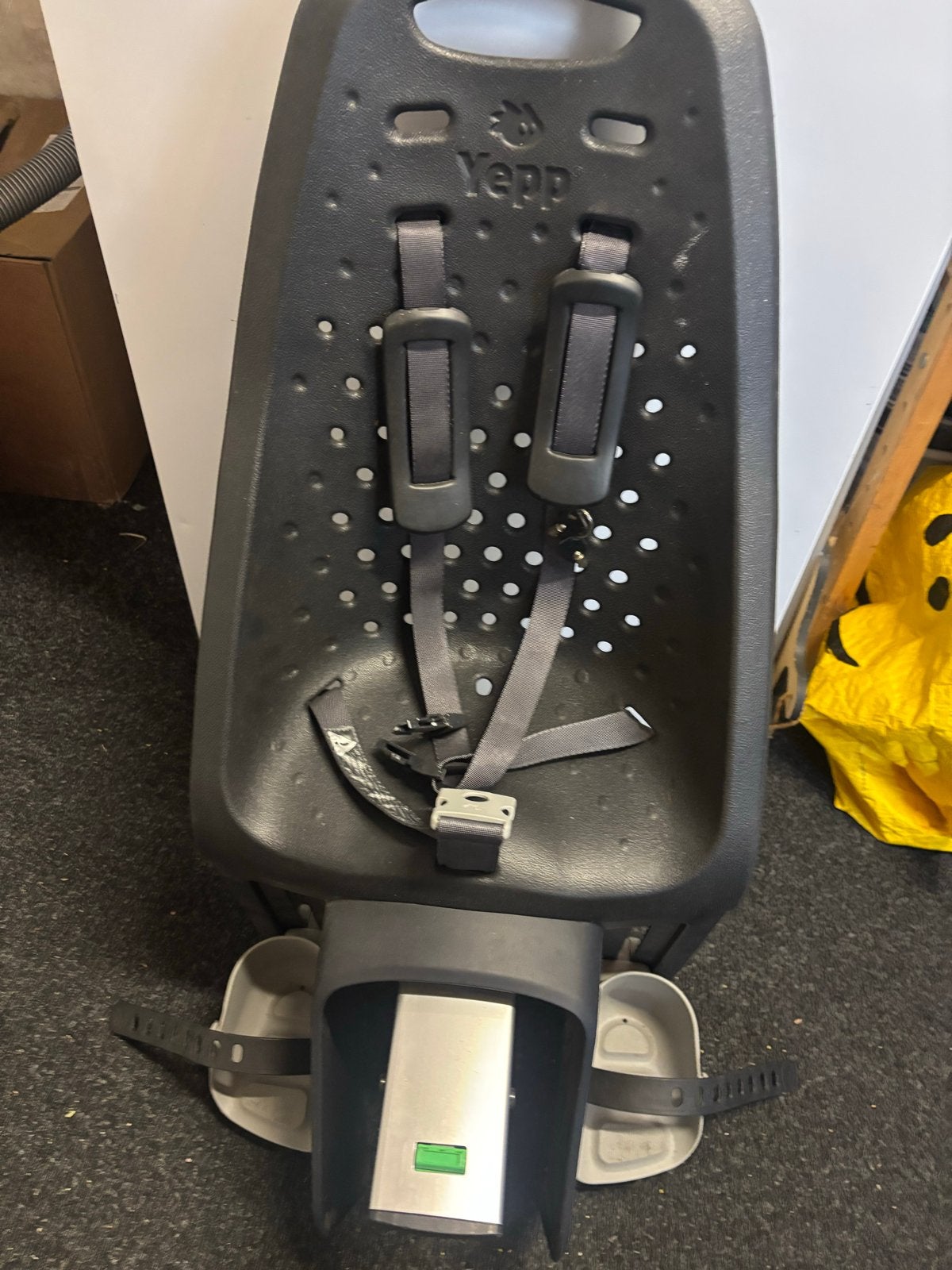 Yepp Fietsstoeltje Achterzitje Zwart met Gordel, Achterzitje, Ophalen of Verzenden, 9 t/m 36 kg, Gebruikt