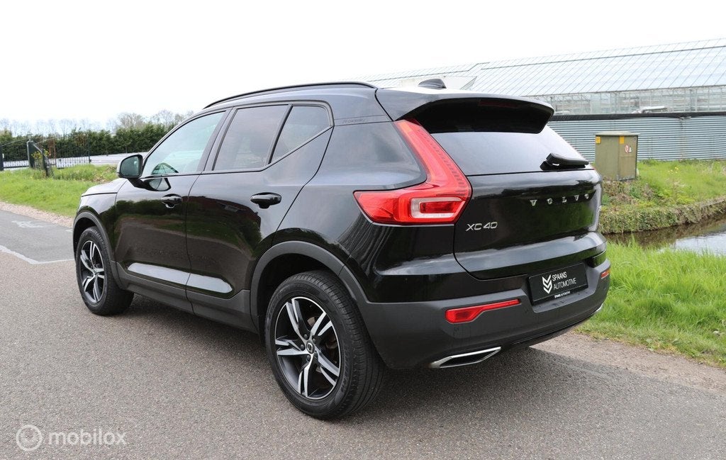 Volvo XC40 1.5 T3 R-Design / Pano / Navi / Stoelverwarming, Auto's, Volvo, 1525 kg, Gebruikt, 14 km/l, Bedrijf