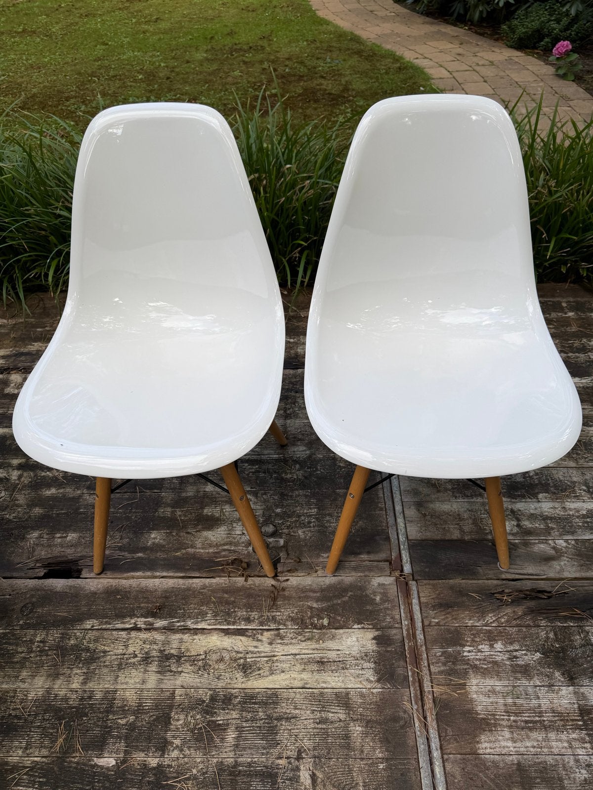 Set van 4 witte stoelen replica Charles Eames, Huis en Inrichting, Ophalen, Kunststof, Gebruikt, Twee