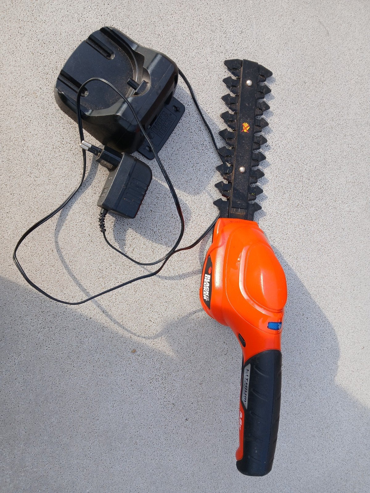 Black & Decker Buxus Trimmer - Goed Werkend, Verzenden, Gebruikt, Accu, Black & Decker
