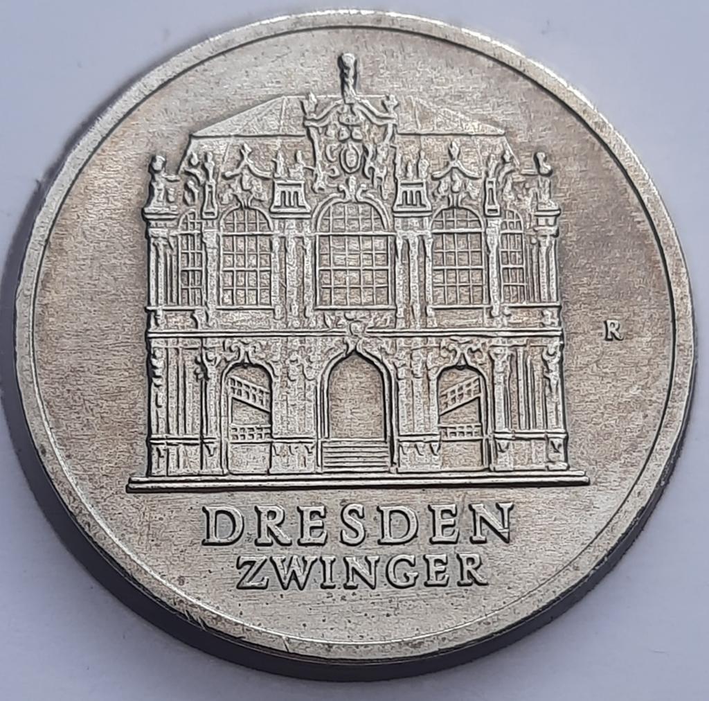 DDR 5 mark 1985 "Dresden Zwinger" Schaars oplage: 245.000., Ophalen of Verzenden, Duitsland, Losse munt