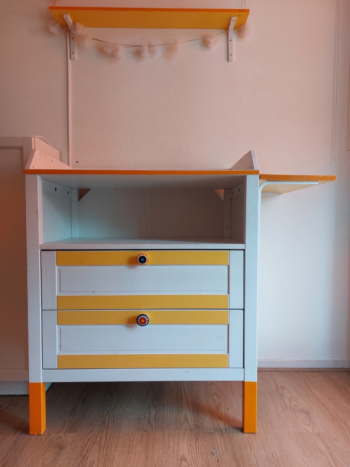 Commode met lades en opbergruimte, geel/wit/oranje7, Ophalen, 75 tot 100 cm, Minder dan 50 cm, 90 tot 105 cm