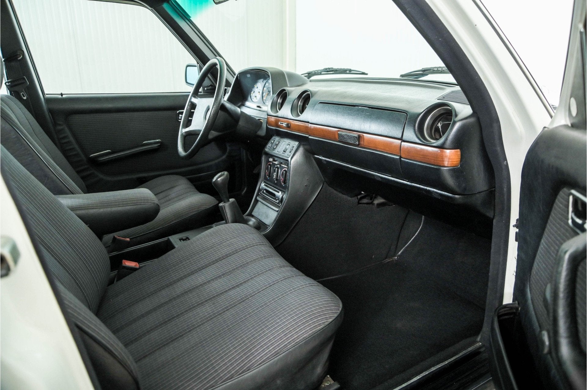 Mercedes-Benz 230TE W123 5 bak (bj 1984), foto 12