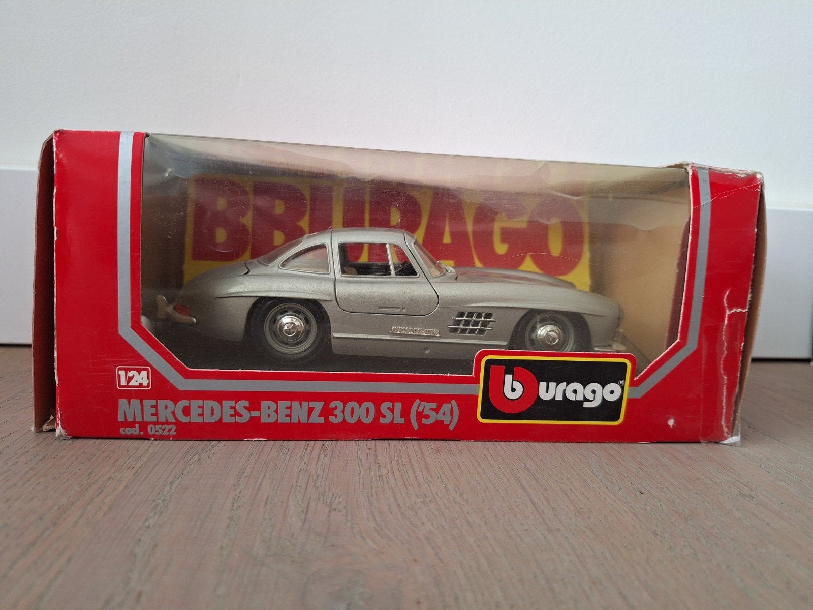 Mercedes bens 300 sl, Hobby en Vrije tijd, Modelauto's | 1:24, Ophalen of Verzenden, Bburago