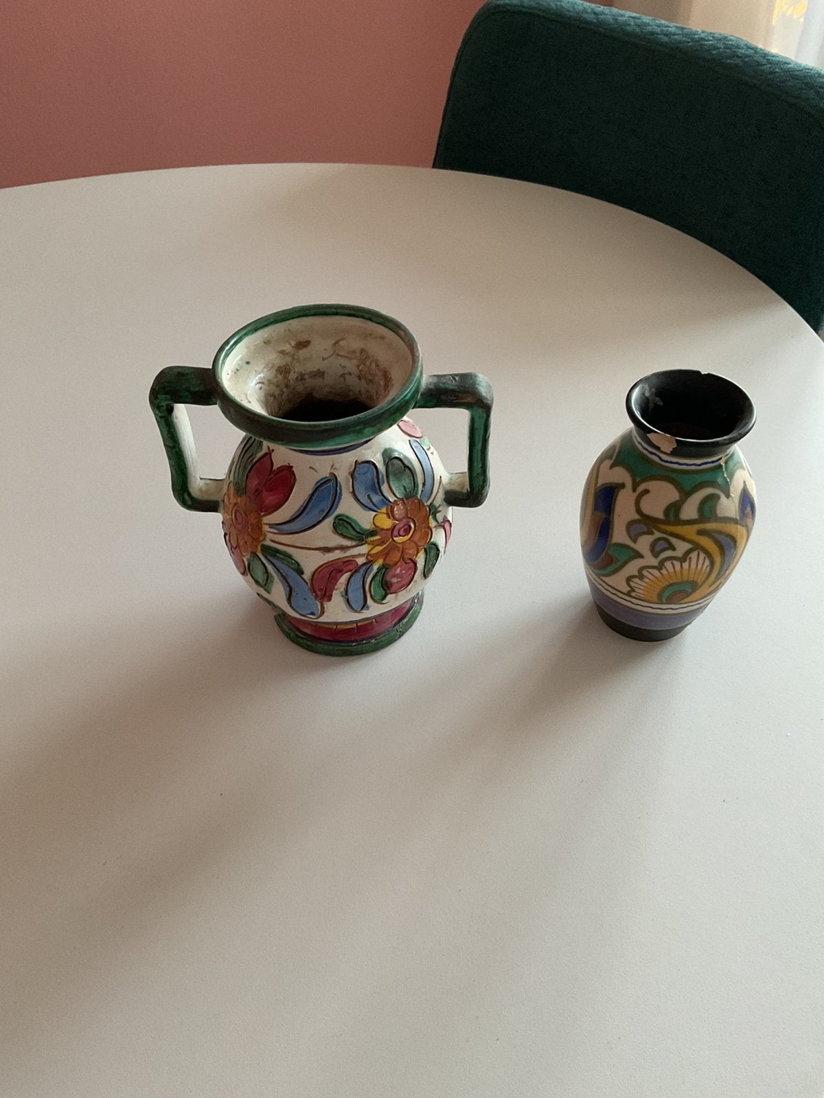 Twee hele oude vaasjes, Ophalen of Verzenden