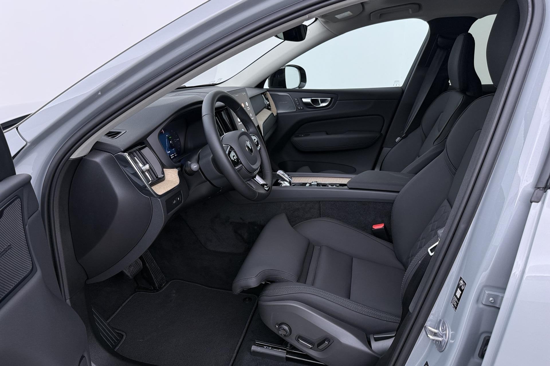 Volvo XC60 T8 Plus Dark | 19 inch | Harman/Kardon | Memory |, Automaat, Gebruikt, 4 cilinders, 1969 cc