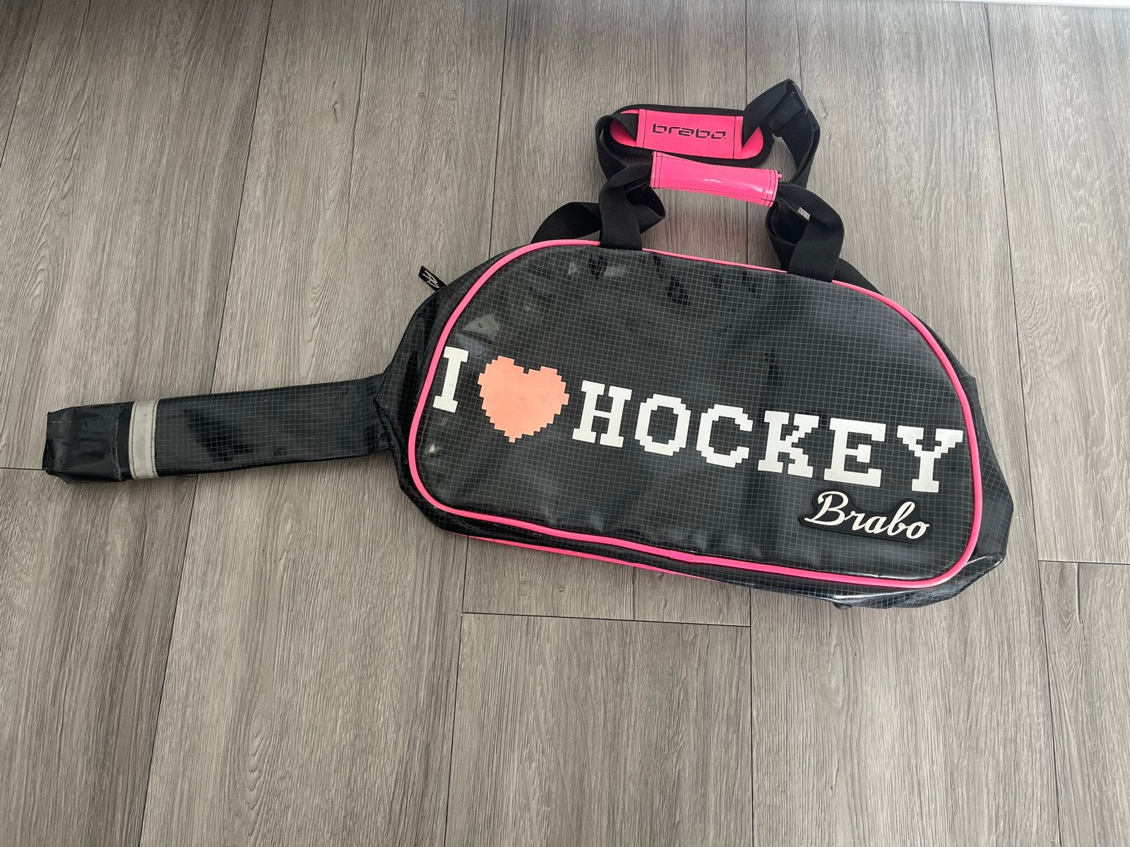 Brabo hockeytas zwart roze met 'I love hockey' opdruk, Ophalen of Verzenden, Gebruikt, Tas