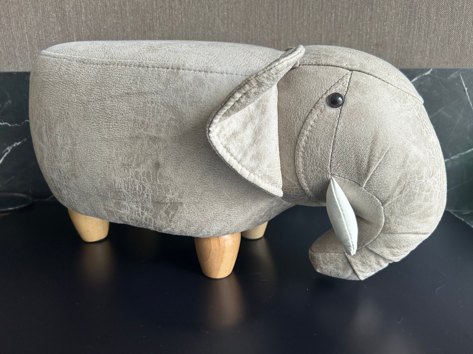 Poef hocker olifant, Ophalen, Zo goed als nieuw