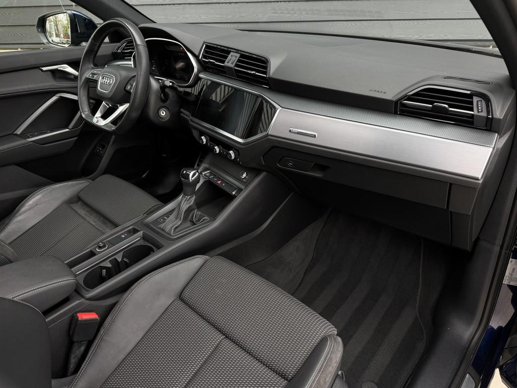 Audi Q3 Sportback 45 TFSI e S Edition 20 inch, PANO, Elektr, Gebruikt, Zwart, Blauw, Leder en Stof