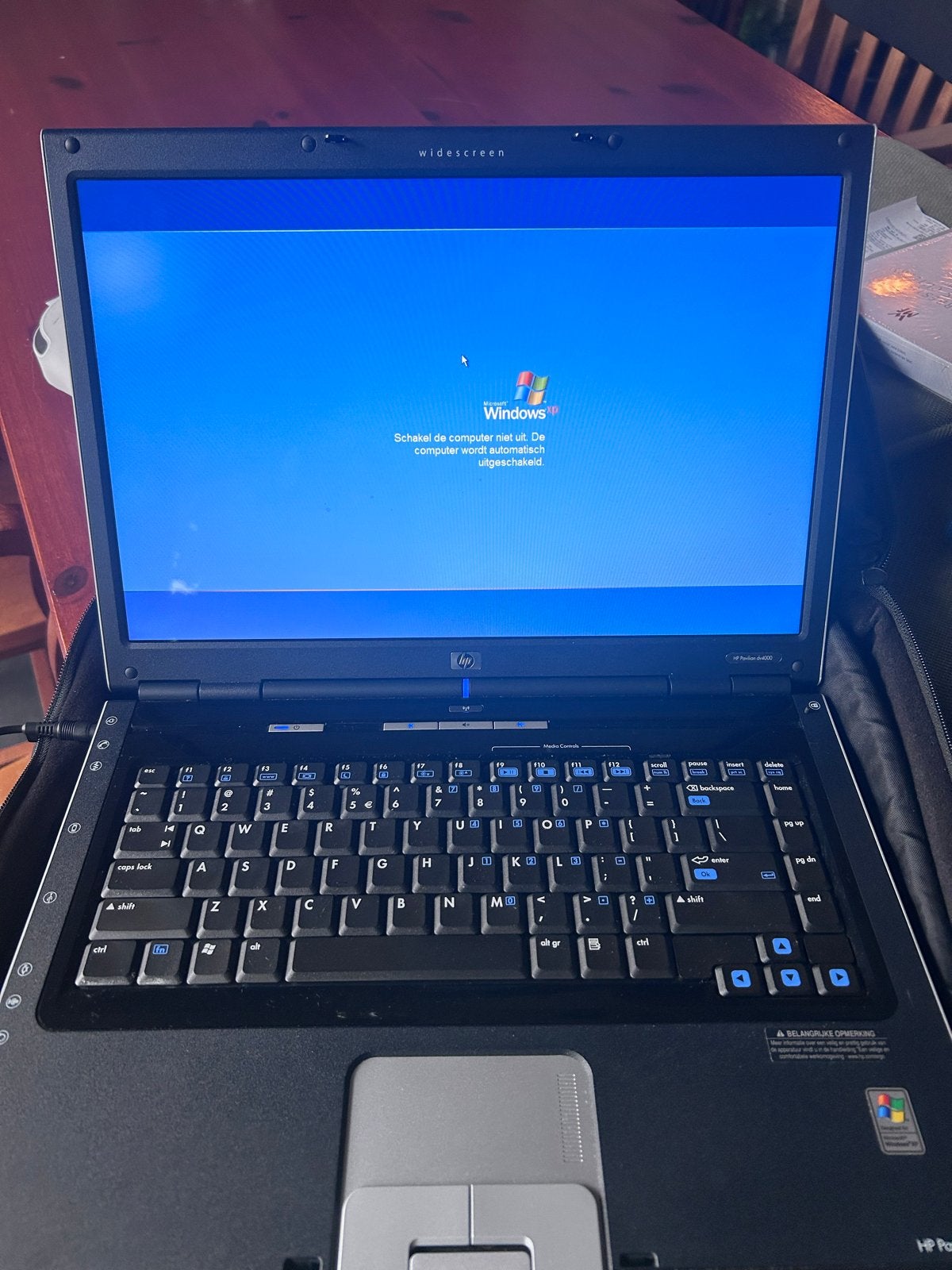 HP Pavilion ZD8000 Laptop - Windows XP Home Edition, Gebruikt, HDD, Minder dan 4 GB, Qwerty