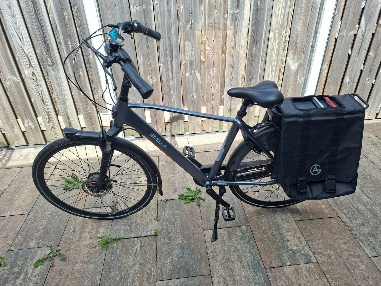 Stella Livorno e-bike met fietstassen - Zo goed als nieuw, 51 tot 55 cm, Ophalen, Zo goed als nieuw, 50 km per accu of meer