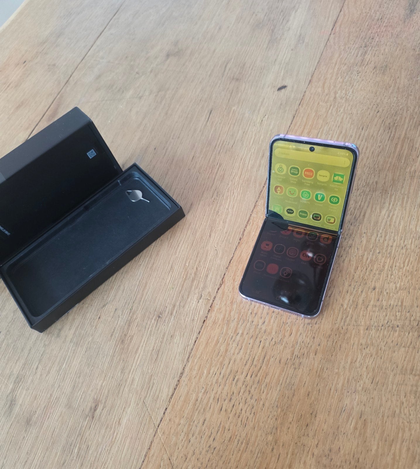 Samsung Galaxy Z Flip 4 - DEFECT lees tekst, Telecommunicatie, Mobiele telefoons | Samsung, Paars, Touchscreen, Ophalen of Verzenden