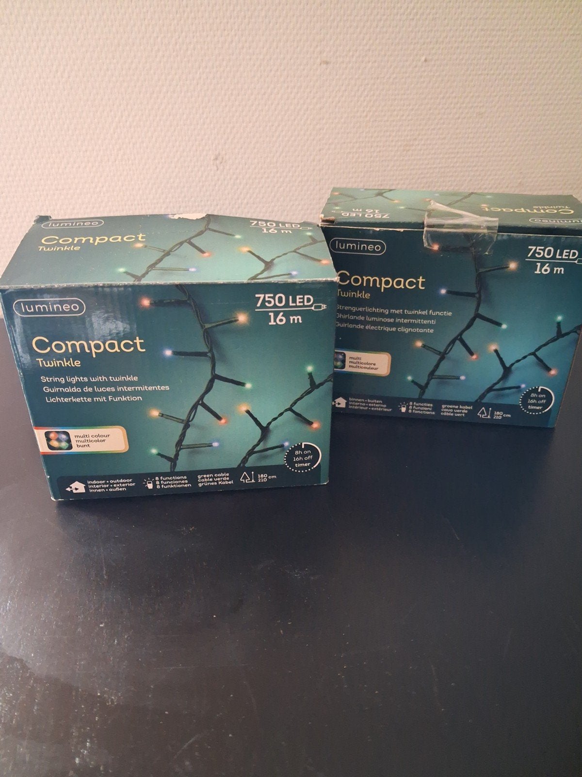 2 keer kerstverlichting gekleurd, Ophalen