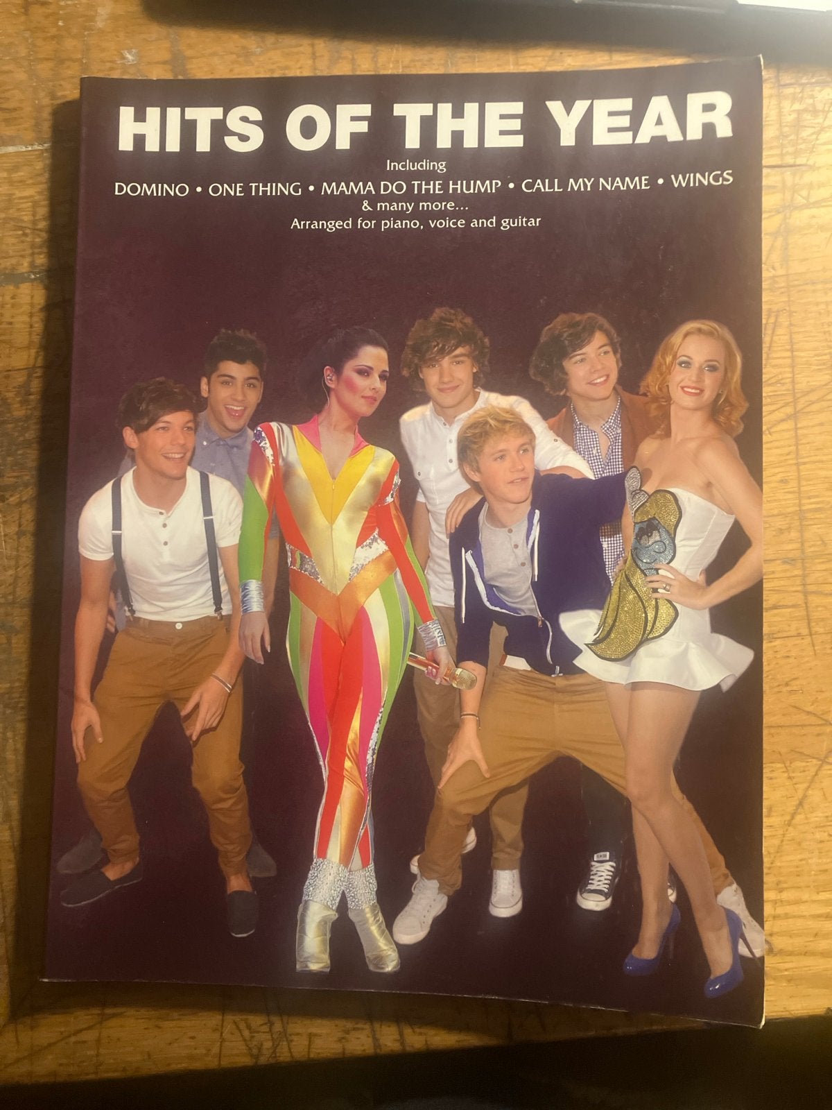 Hits of the Year - Piano, Zang & Gitaar Bladmuziek, Muziek en Instrumenten, Bladmuziek, Ophalen of Verzenden, Thema, Populair