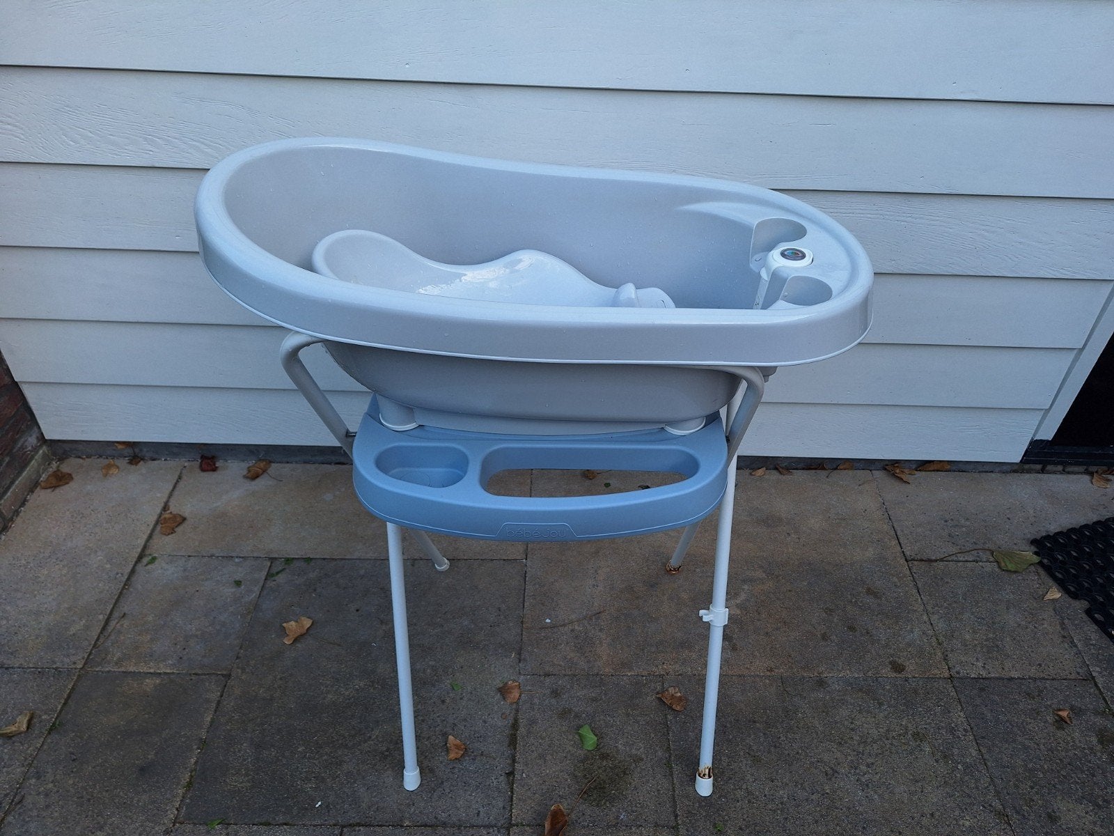 Bébé-jou babybadje met standaard en badzitje, Kinderen en Baby's, Badjes en Verzorging, Ophalen, Gebruikt, Badje, Bébé-jou