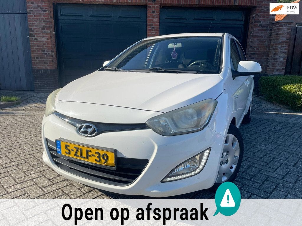 Hyundai I20 1.2i i-Motion 5drs AIRCO TREKHAAK ISOFIX, Auto's, Hyundai, Euro 5, Gebruikt, 4 cilinders, Wit