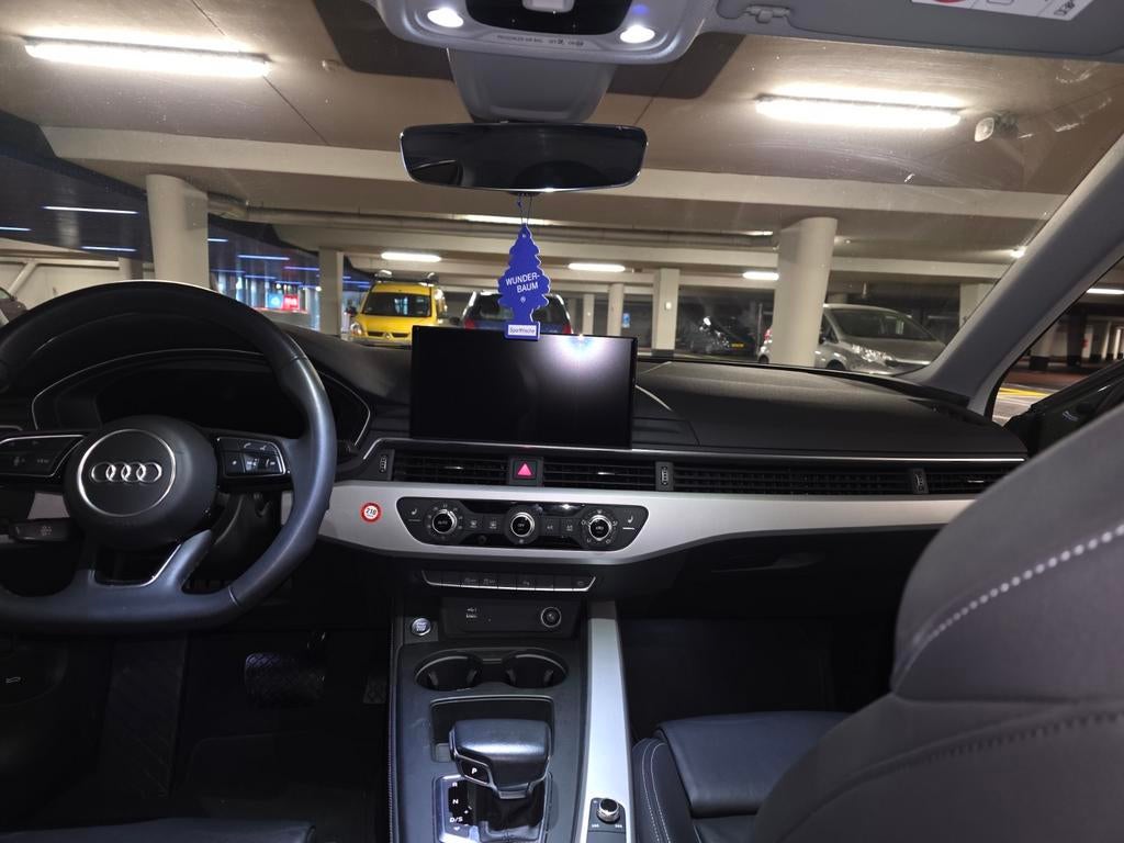 Verkoop Audi A4, Auto's, Zwart, 4 cilinders, A4, Leder