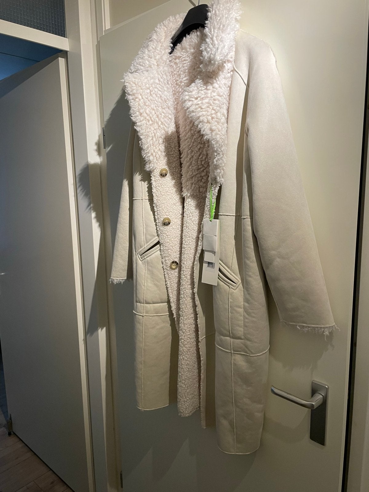 Nieuwe Beaumont 'Jan' lammy coat - Off-white, Maat 46, Ophalen, Nieuw, Maat 46/48 (XL) of groter, Beige