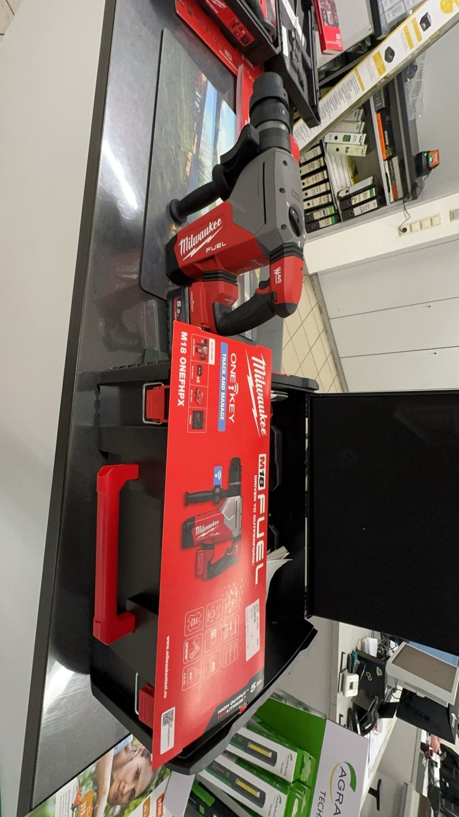 Milwaukee M18 FUEL Boorhammer- en Schroefmachine Set met ext