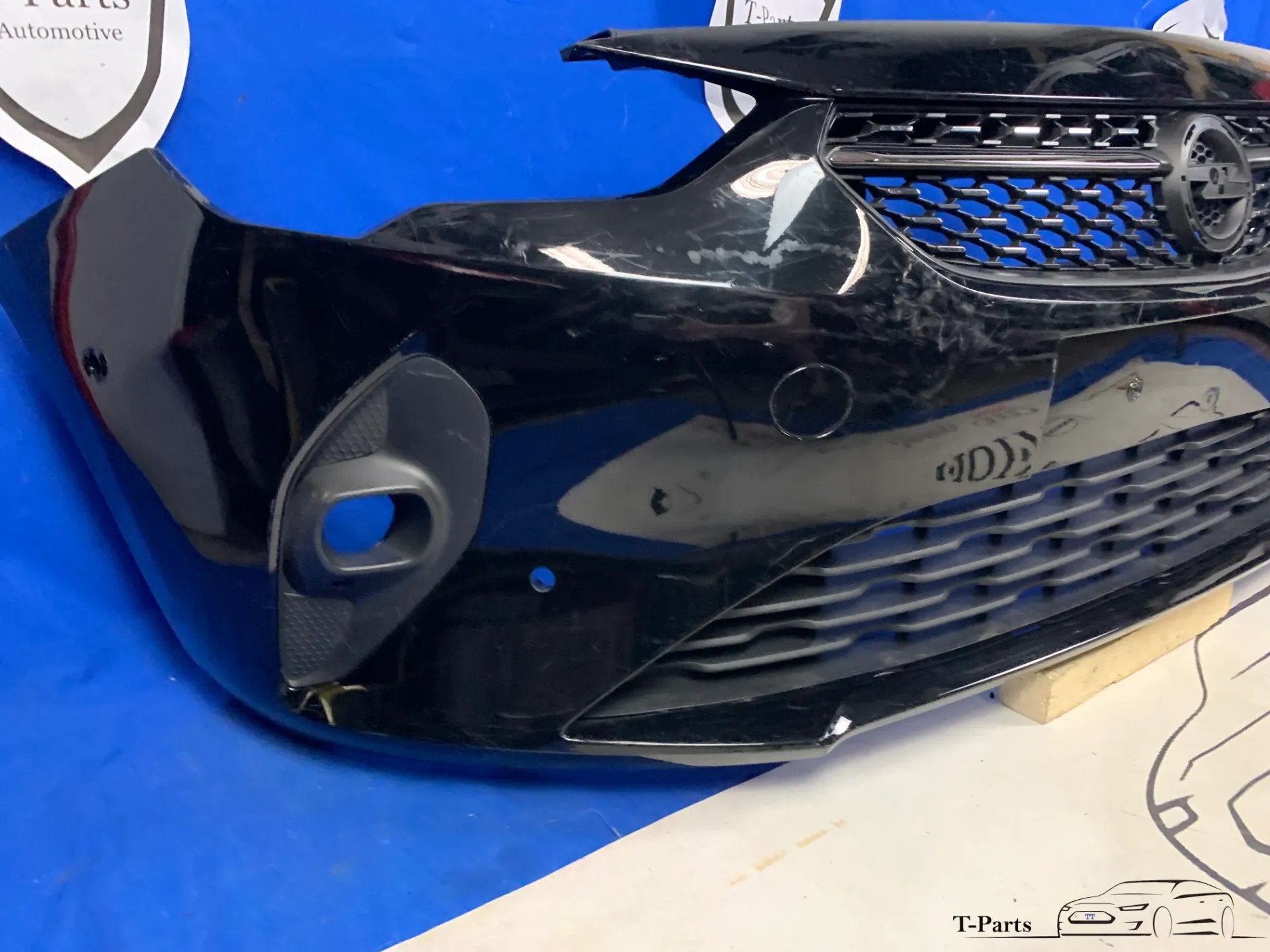 opel corsa f voorbumper grille bumper 19+ 6Xpcd, Info@fabrikant.eu, Fabrikantstraat 1
1000 AA  Amsterdam, NL, Opel, Ophalen of Verzenden