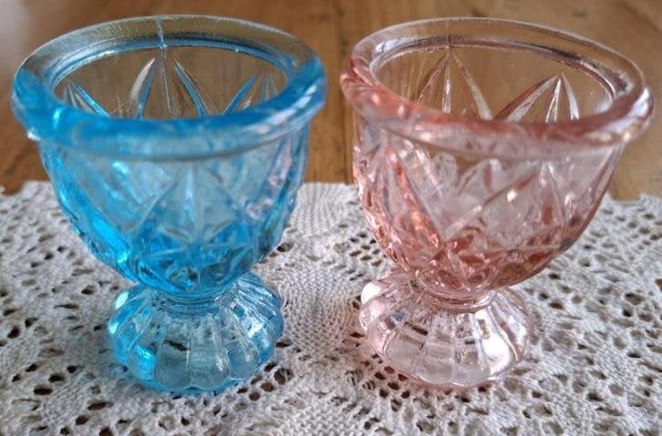 Frans brocante blauwe glazen eierdopje, Ophalen of Verzenden