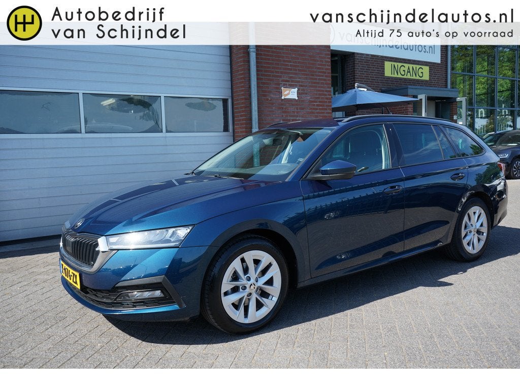 Skoda Octavia Combi 1.0 E-TSI 111PK BUSINESS EDITION ORIGINE, Stof, Gebruikt, Blauw, 23 km/l