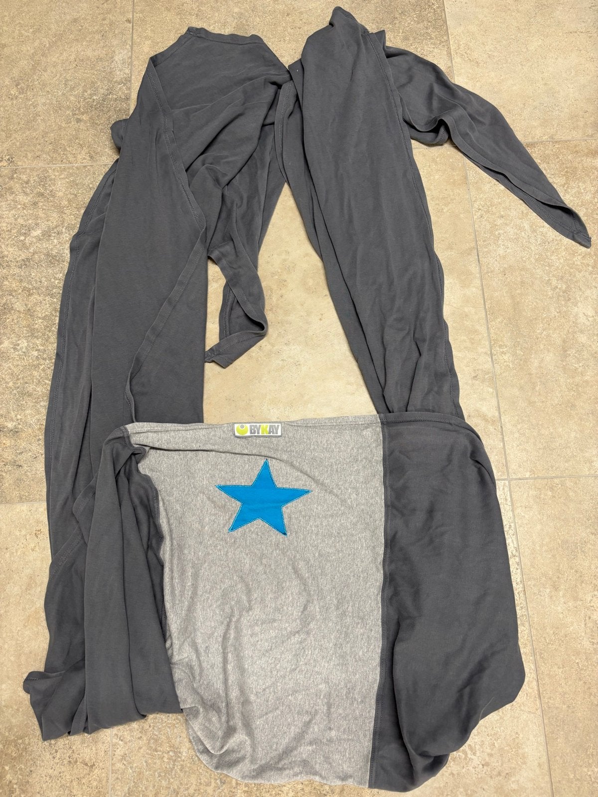 BYKAY Draagdoek Grijs met Blauwe Ster, Draagdoek, Gebruikt, Buik of Rug, Ophalen