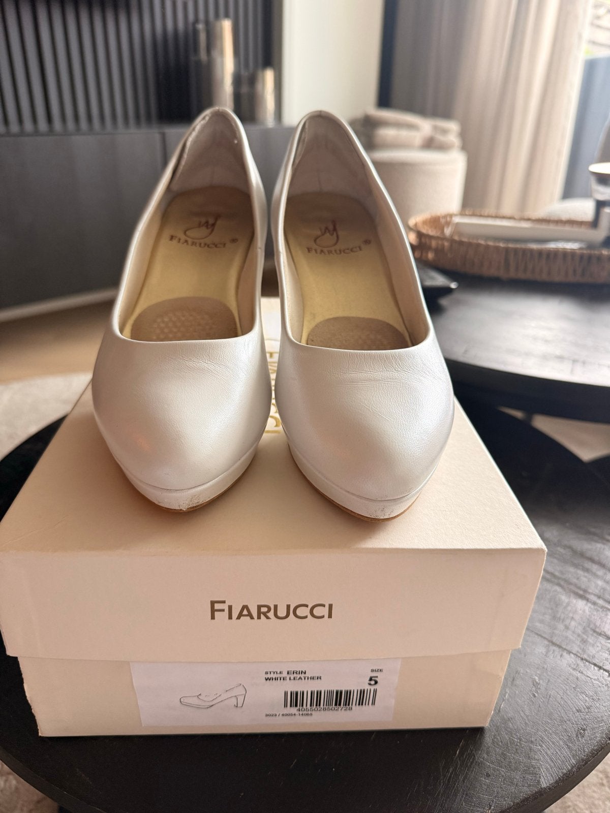 Fiárucci witte leren pumps - Maat 38, Ophalen of Verzenden, Gedragen, Wit, Pumps