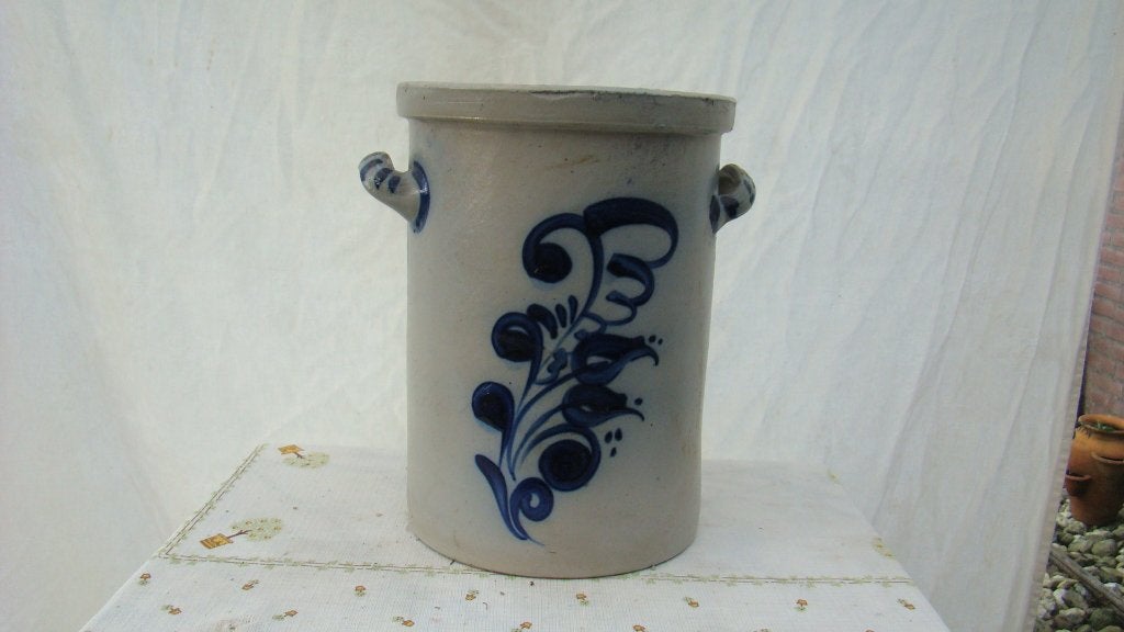 Antieke zoutglazuur pot met blauw decor, Ophalen of Verzenden