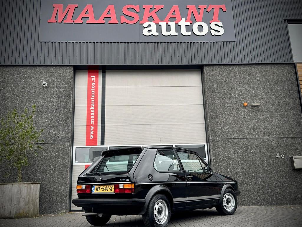Volkswagen Golf 1.6 GTI / MK1 / 5-bak / 1981 / Unique condit, Auto's, Stof, Gebruikt, 4 cilinders, Zwart