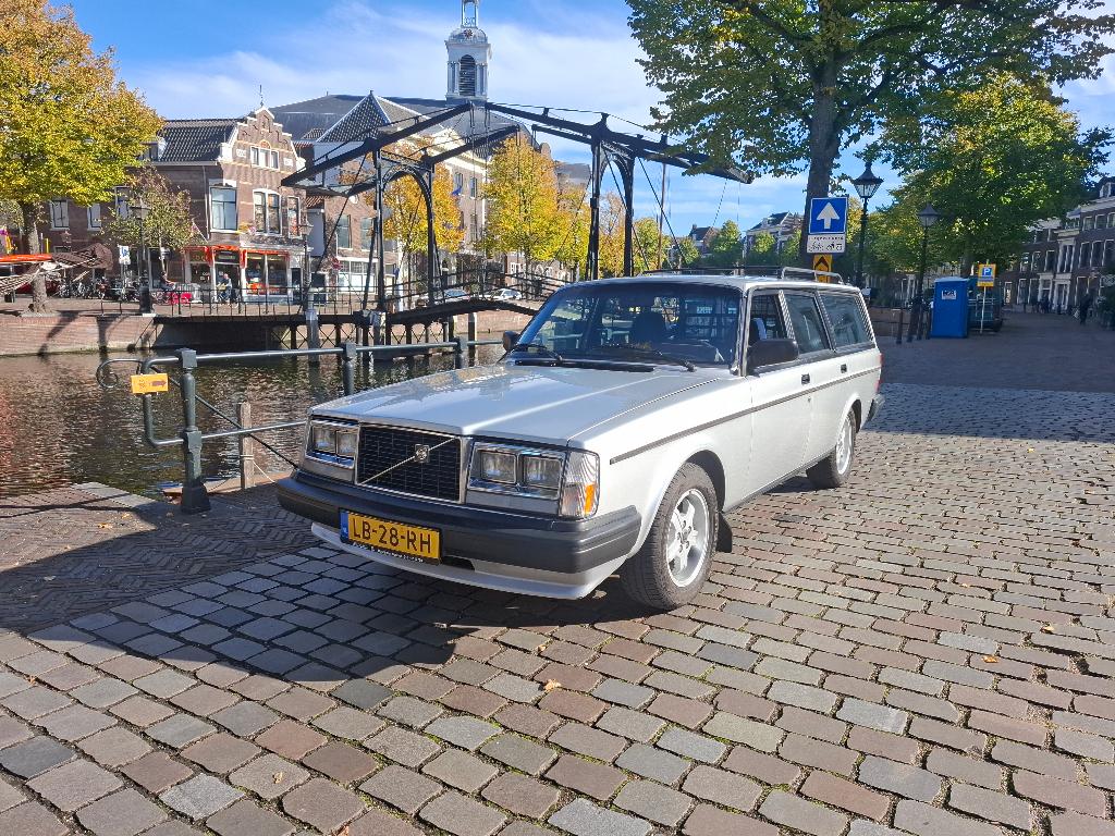 Volvo 240 2.3 Turbo Intercooler 1984 Grijs, Auto's, Automaat, 4 cilinders, Origineel Nederlands, Stationwagon