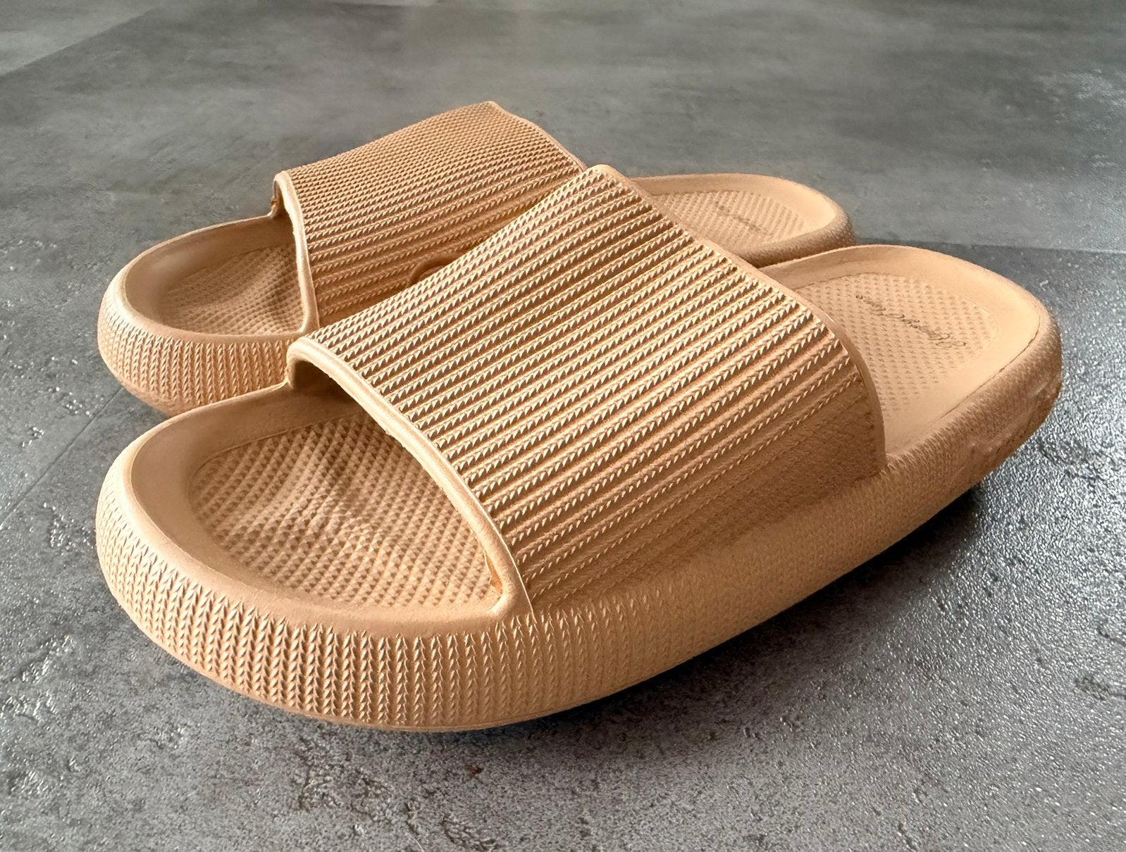 Happy flops! Nieuw beige Maat 34/35 (vallen als 32/33), Ophalen of Verzenden, Nieuw, Jongen of Meisje, Overige typen