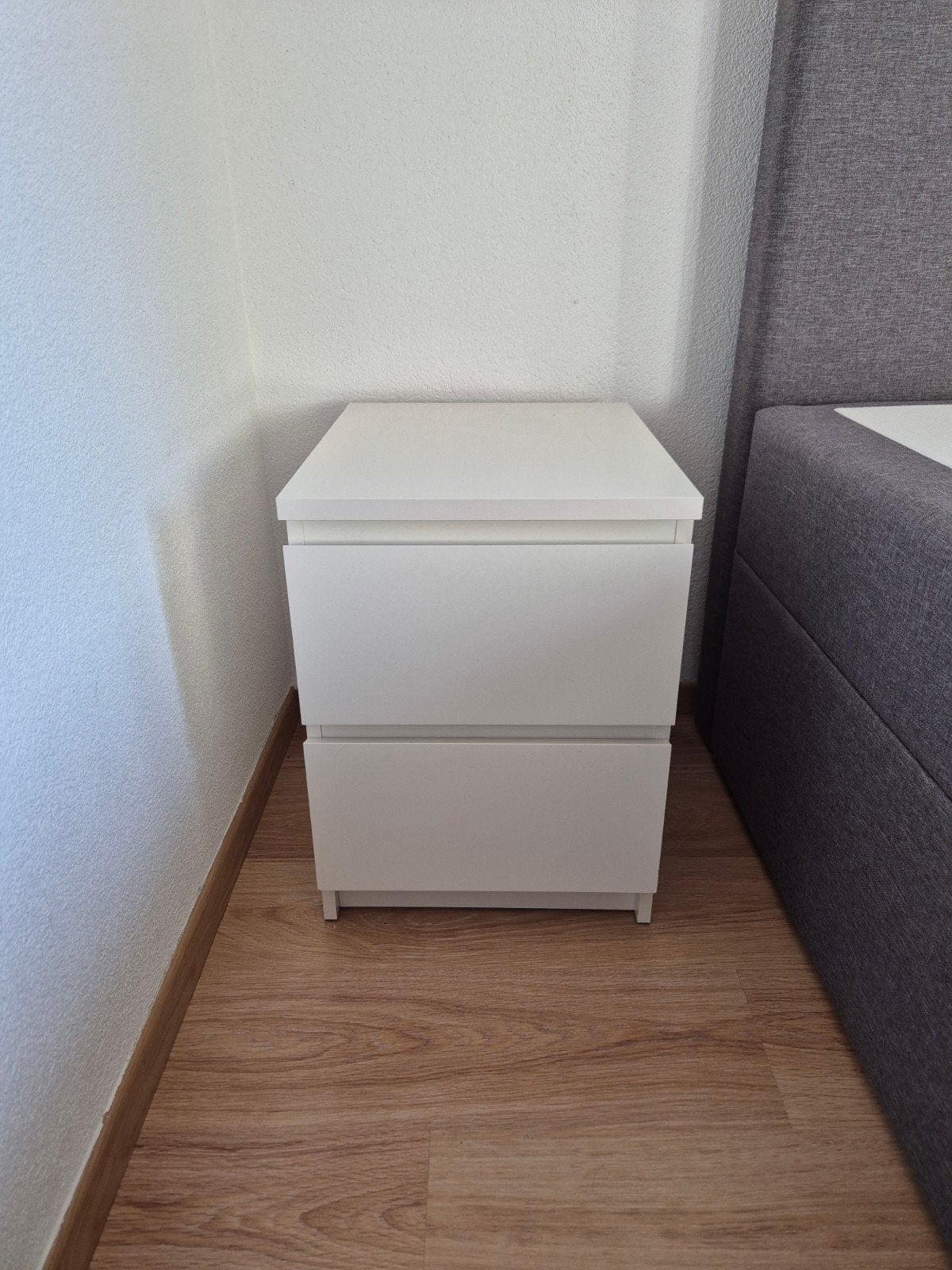 2x Witte IKEA Nachtkastjes met 2 Lades, Ophalen, Gebruikt, Minder dan 45 cm, Minder dan 55 cm