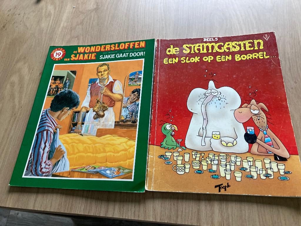 2 stripboeken De stamgasten en De wondersloffen van Sjakie, Boeken, Stripboeken, Meerdere stripboeken, Ophalen of Verzenden, Gelezen