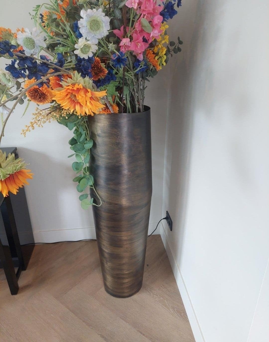 Grote bronzen vaas (zonder kunstbloemen), Ophalen, Zo goed als nieuw, Bruin, Metaal
