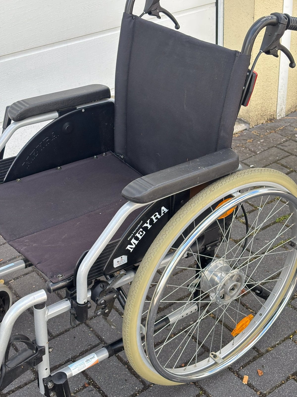 Inklapbare rolstoel van Meyra nu €100,00., Gebruikt, Meer info ☎️0️⃣6️⃣➖2️⃣0️⃣9️⃣0️⃣1️⃣0️⃣4️⃣0️⃣, Nederland, Inklapbaar