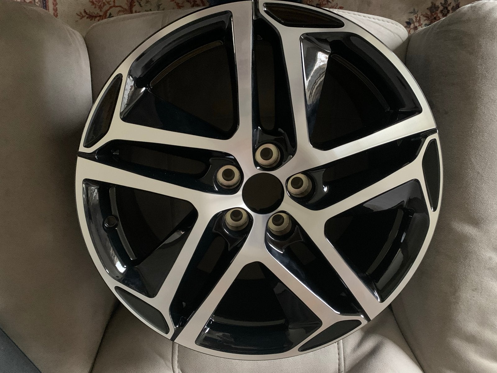Nieuwe 18inch lichtmetalen velg - Zwart/Zilver, Ophalen of Verzenden, Nieuw