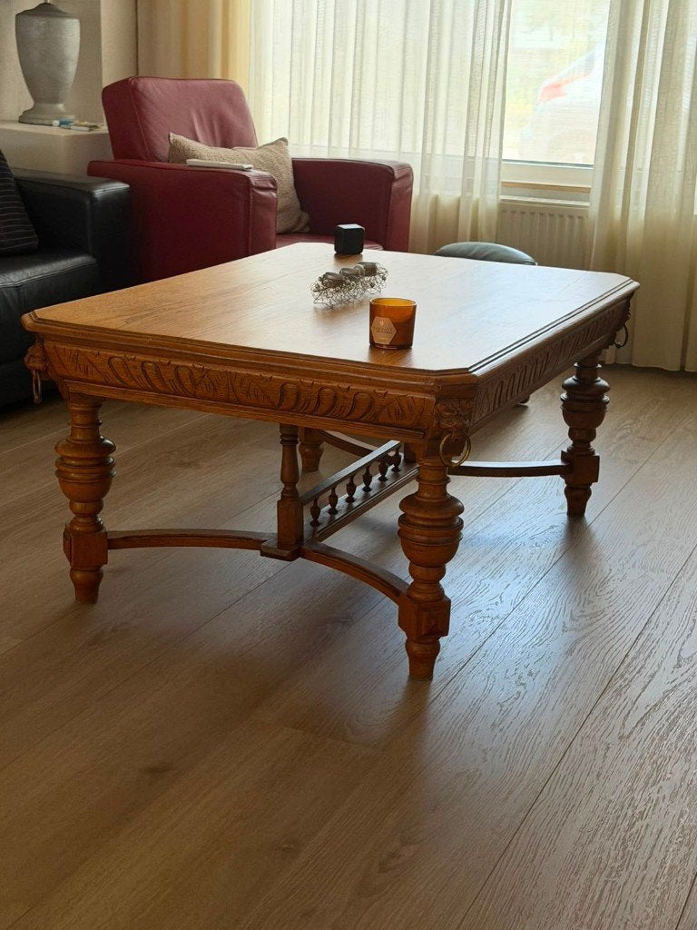 Antieke Eiken Salontafel (Mechelse stijl / Leeuwenkoppen), Ophalen