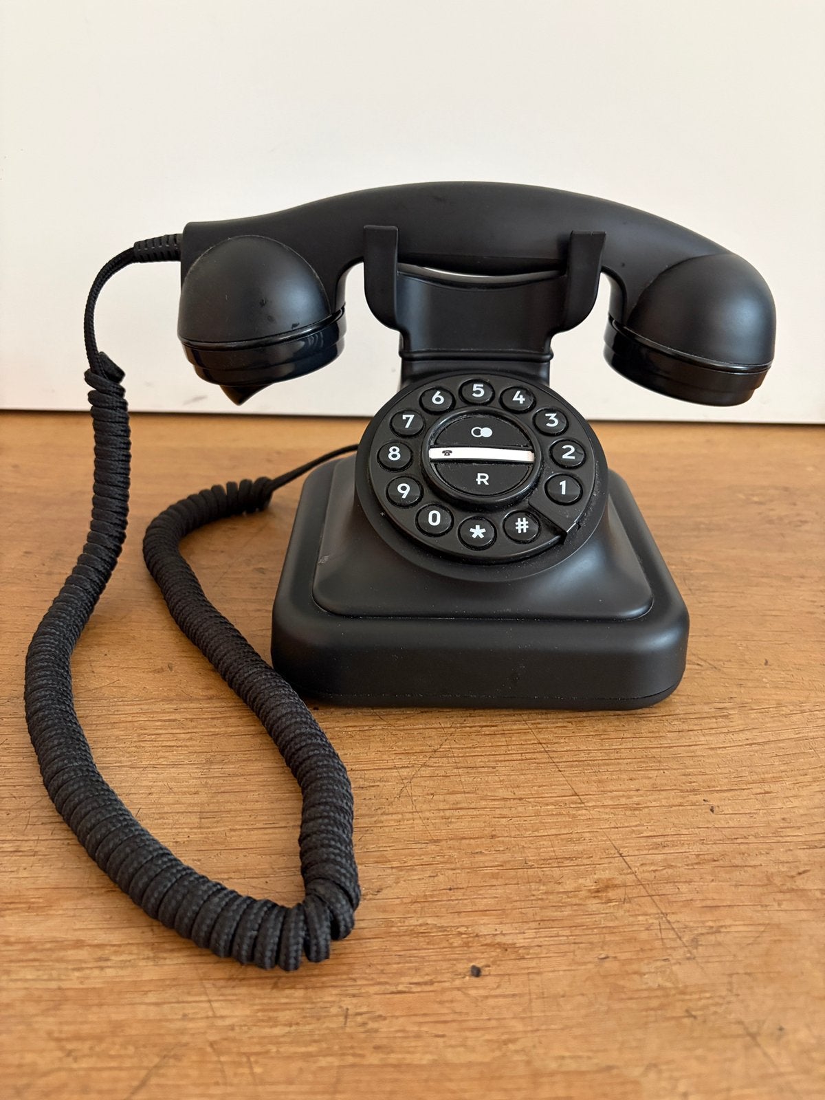 Retro zwarte telefoon | vintage look / draaischijf, Telecommunicatie, Ophalen, Zo goed als nieuw