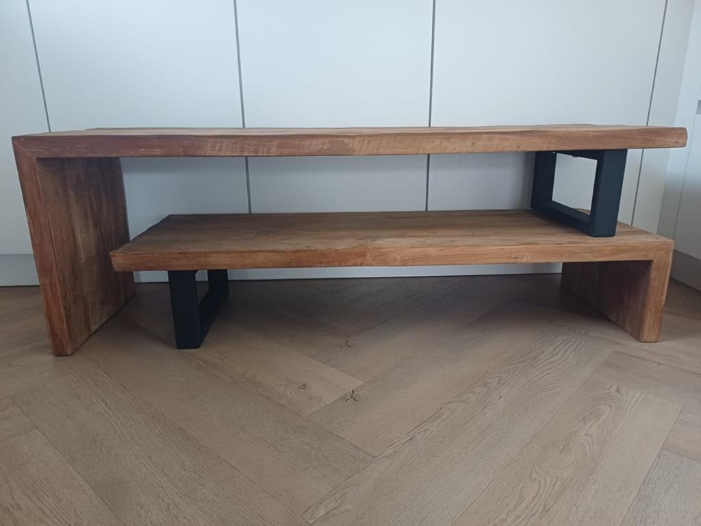 Unieke houten tv-meubel/dressoir met metalen poten, Huis en Inrichting, Tafels | Salontafels, Ophalen, Zo goed als nieuw, Rechthoekig