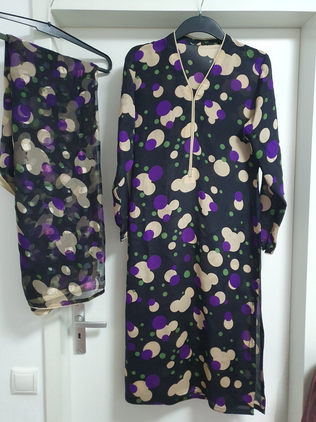 Zwarte Indiase kameez jurk met stippen en sjaal, maat S, Overige typen, Zwart, Nieuw, Ophalen of Verzenden