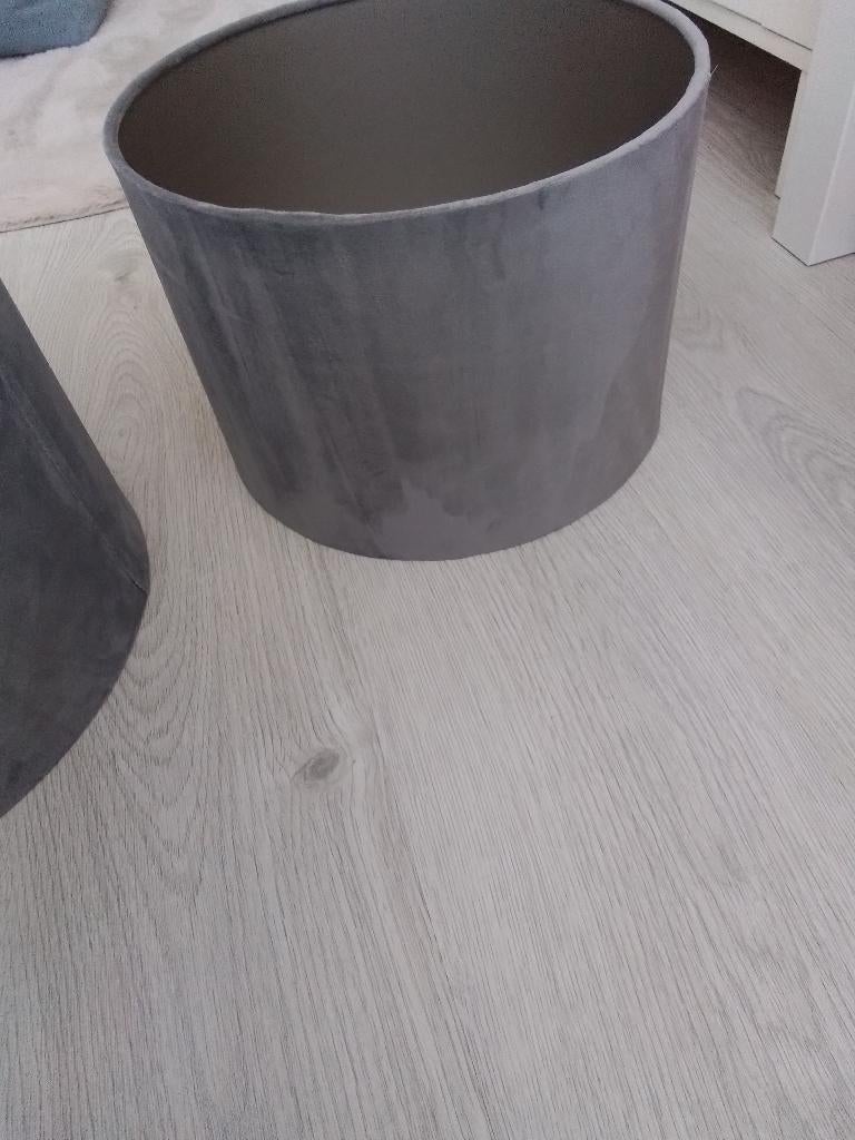 Grijze lampenkappen, Huis en Inrichting, Lampen | Lampenkappen, Ophalen, Rond, Zo goed als nieuw, Minder dan 25 cm