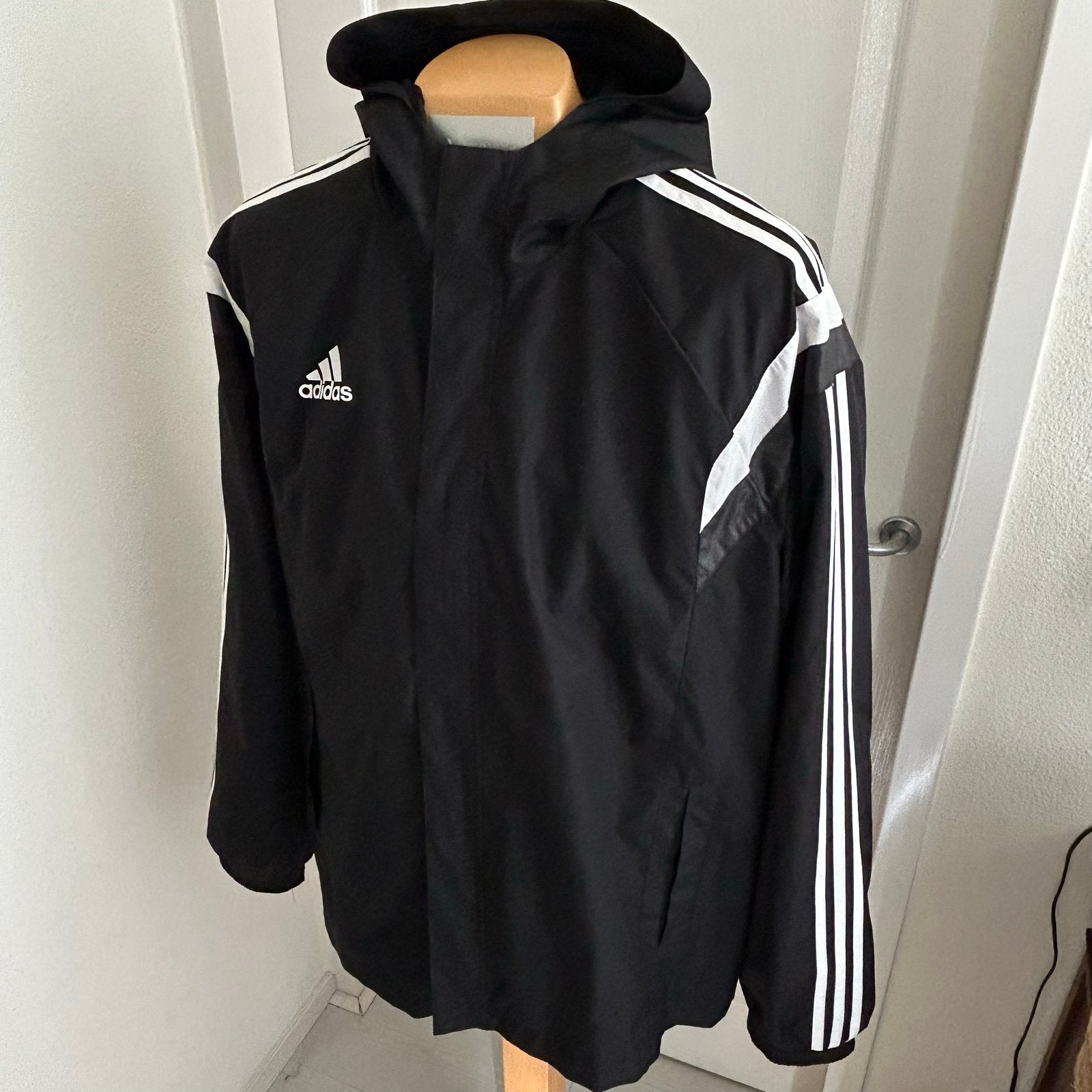 Origineel Adidas Jack Maat XXL Zwart met Witte Strepen AKTIE, Zwart, Maat 56/58 (XL), Ophalen of Verzenden, Zo goed als nieuw