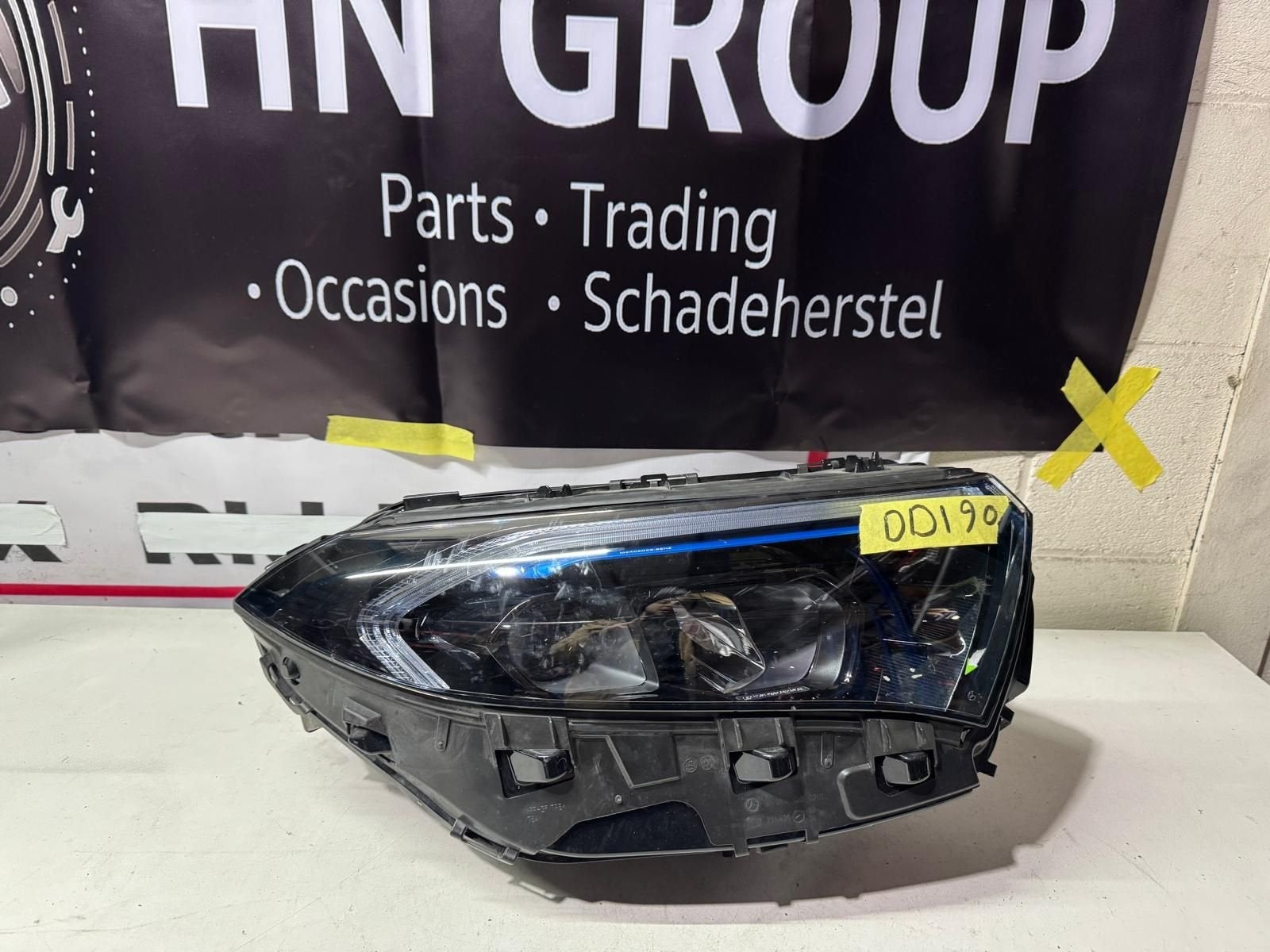 Mercedes-Benz EQB koplamp, Gebruikt, -, -, Ophalen of Verzenden
