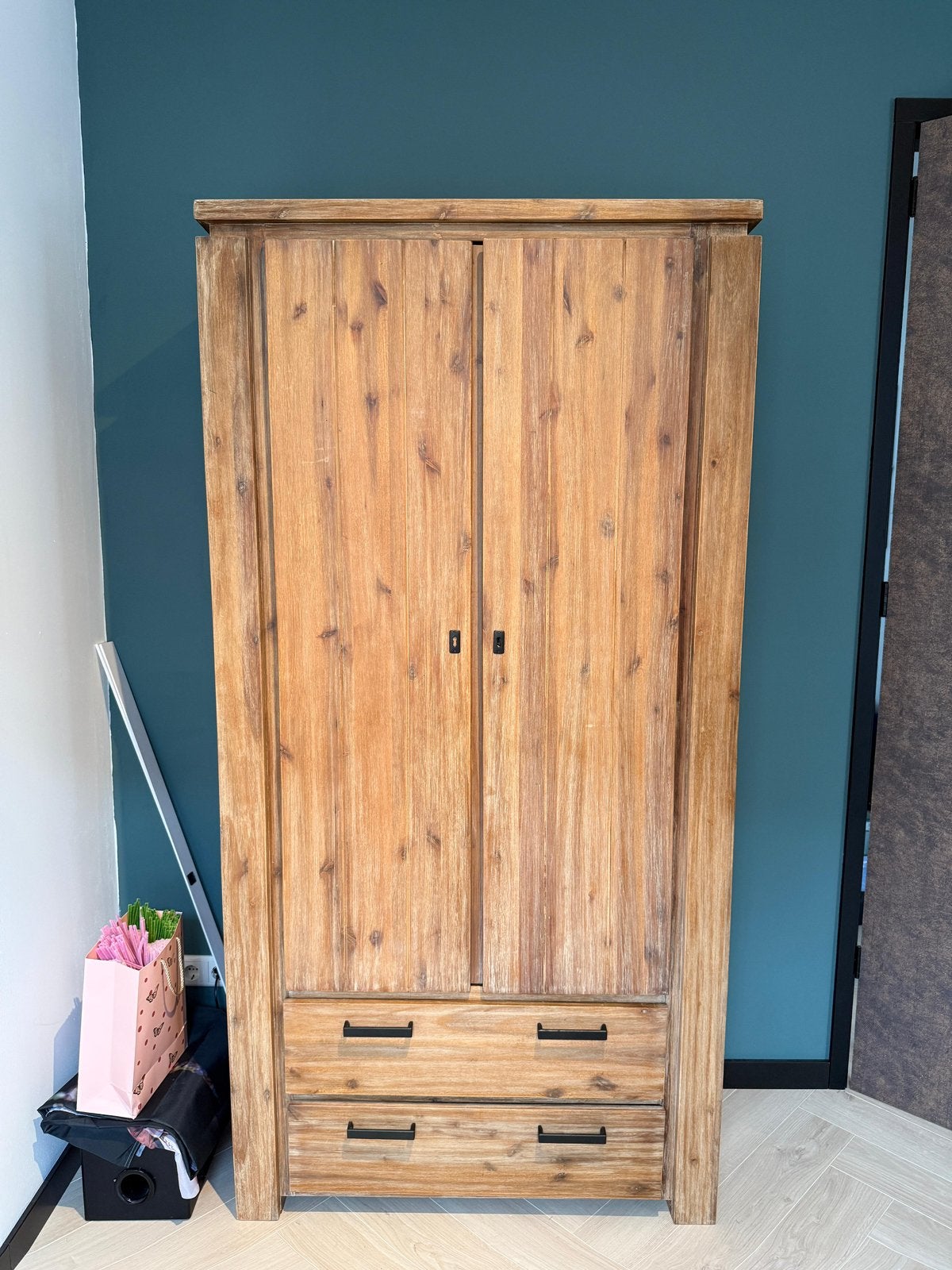 LAATSTE KANS! Massief houten kast in goede staat, Ophalen, Zo goed als nieuw, 50 tot 75 cm, 200 cm of meer