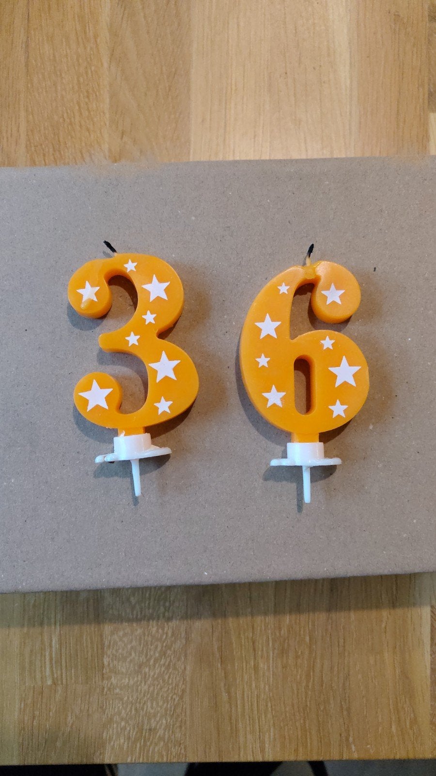 verjaardagskaarsjes, Ophalen, Taarten, Versiering