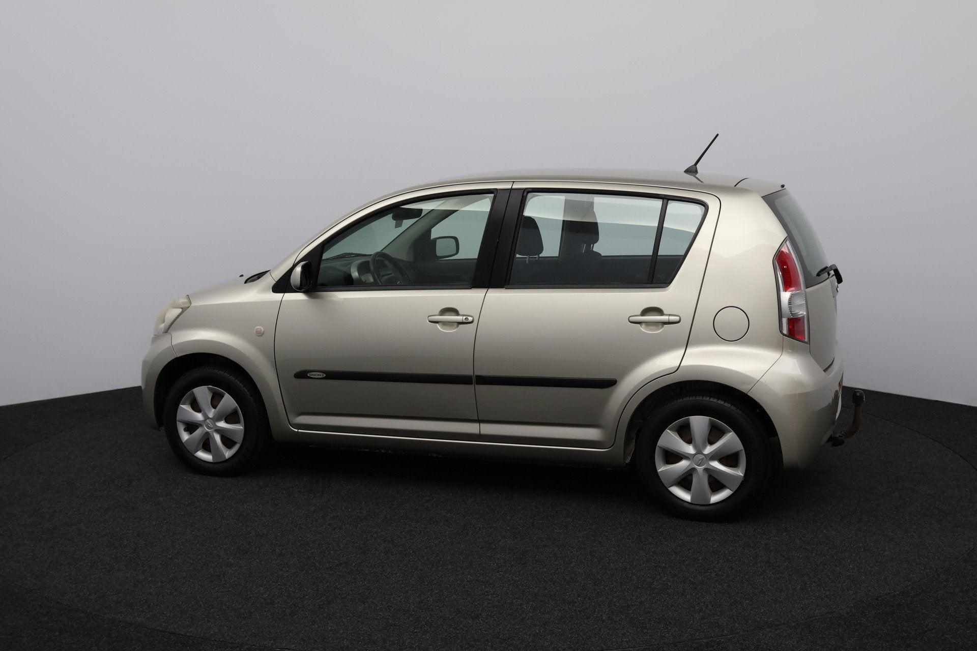 Daihatsu Sirion 2 1.3-16V Sport/ Trekhaak/ Airco/ C.V. Afsta, Auto's, Voorwielaandrijving, Stof, Gebruikt, 4 cilinders