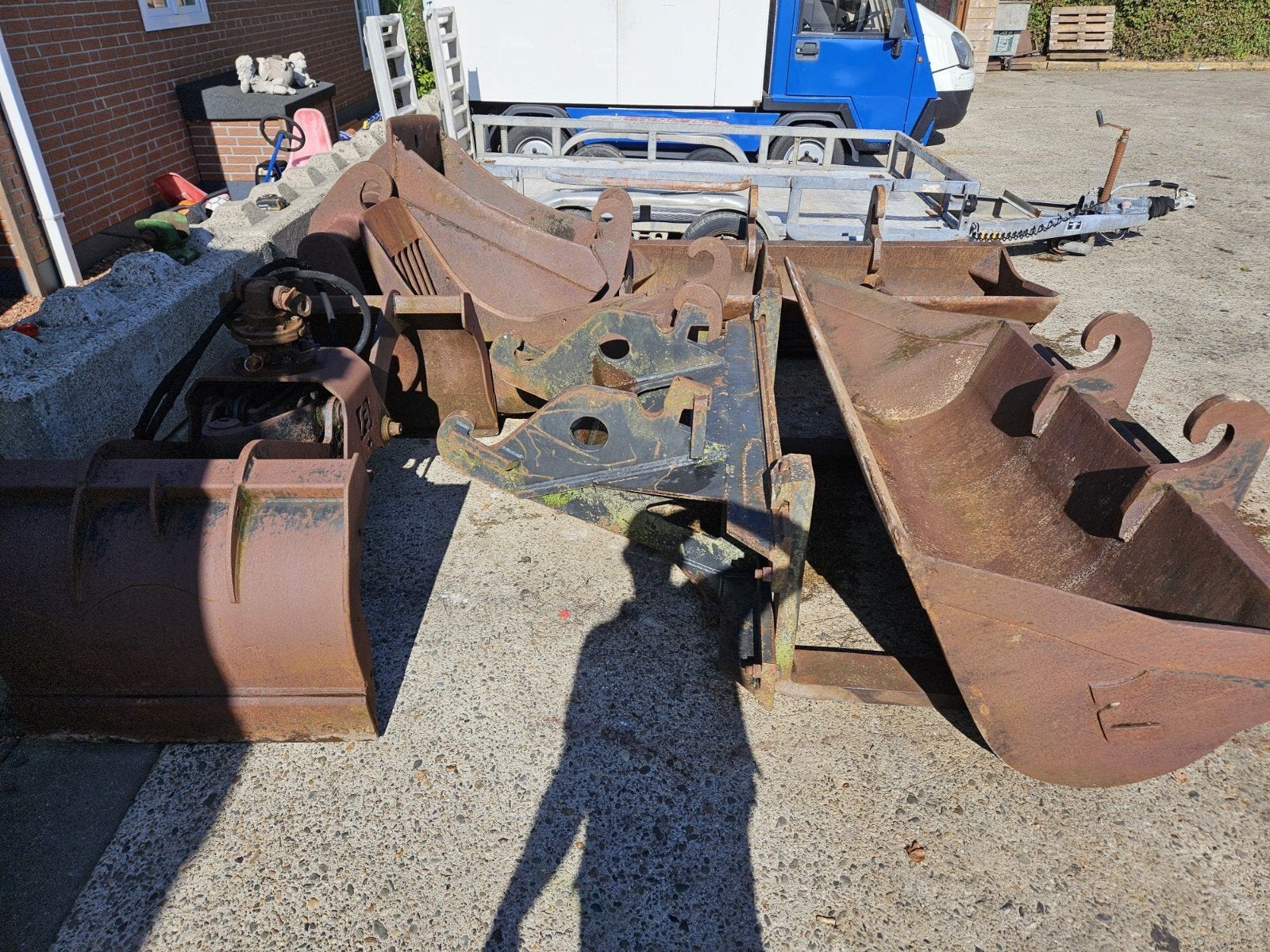 Diverse kraanbakken, palletvorken en schalenknijper, Ophalen of Verzenden