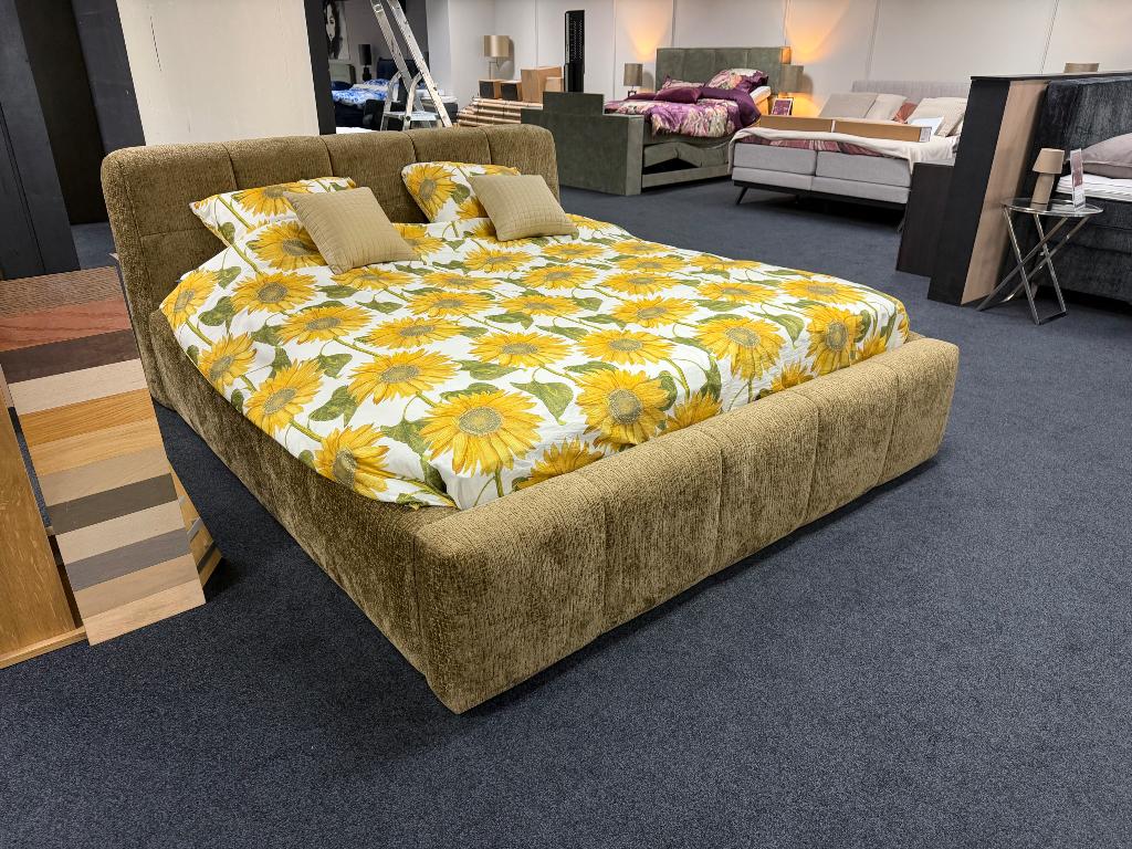 Gestoffeerd ledikant 180x200 met lattenbodems, Ophalen, 180 cm, 200 cm, Stof