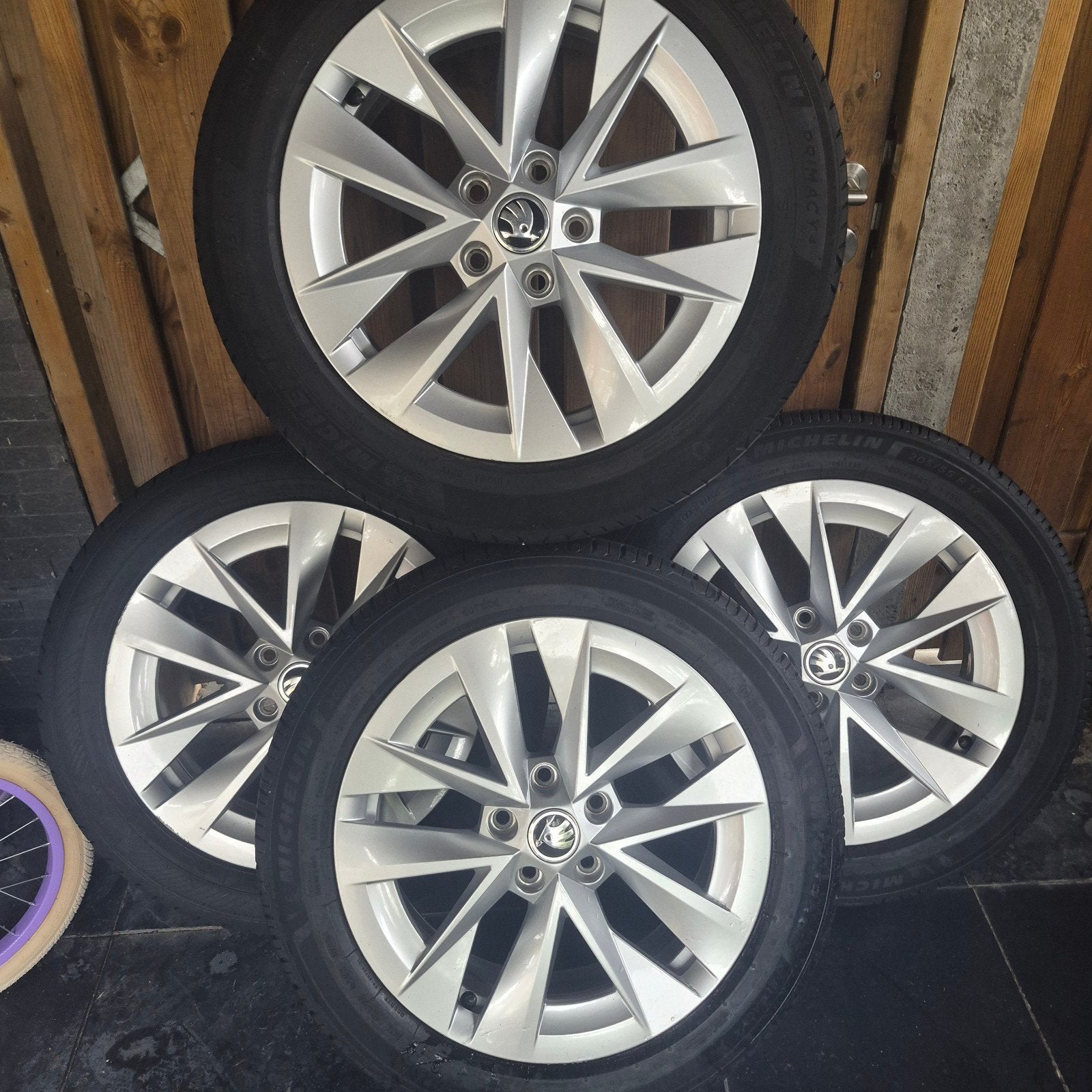 skoda fabia velgen met banden 17inch, Ophalen, 17 inch, 205 mm, Band(en)